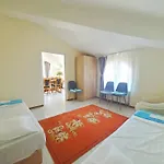 דירה Blago וארנה