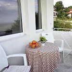 Blago דירה וארנה