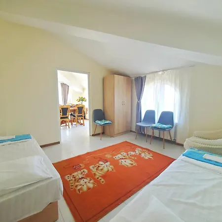 Apartment Blago Warna