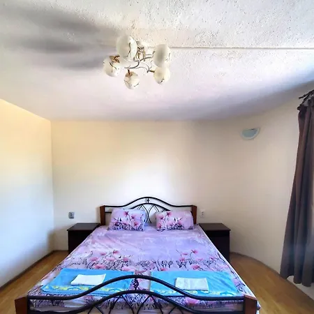 Apartment Blago Warna